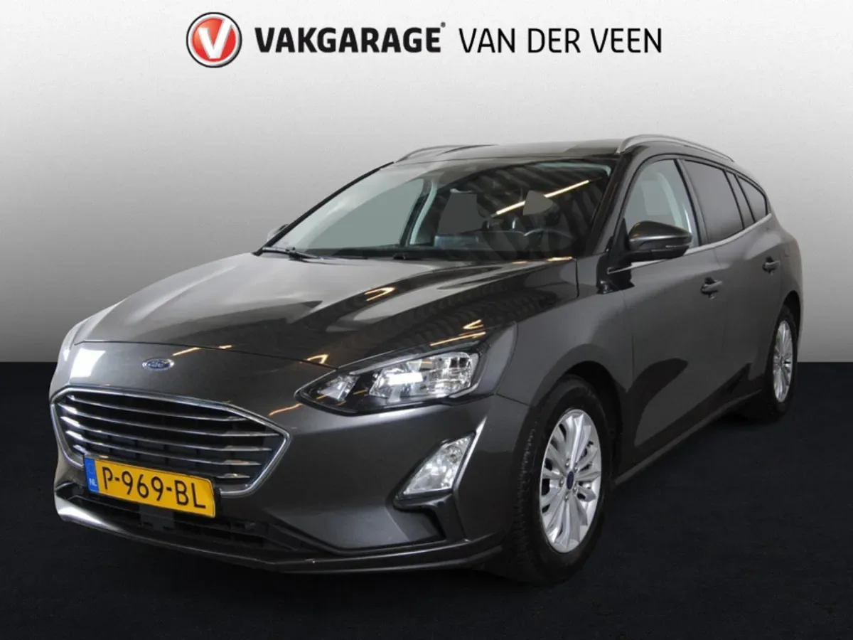 Ford Focus (2022) — foto 1