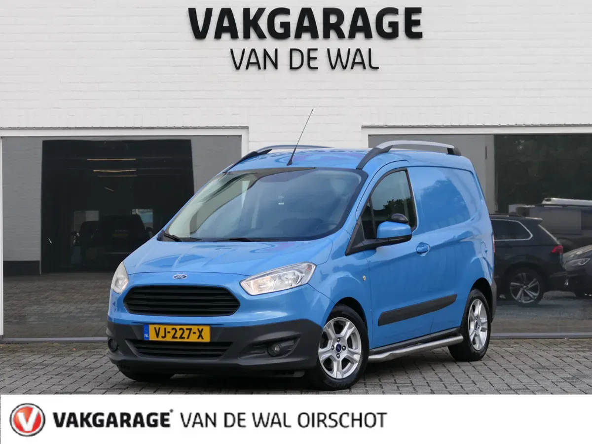 Ford Transit Courier (2014) — foto 1
