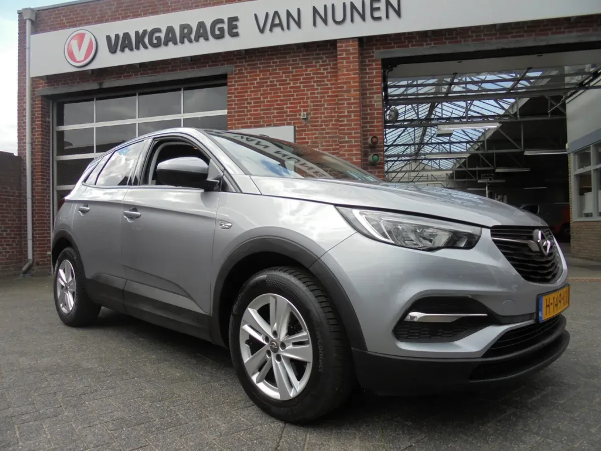 Opel Grandland (2020) — foto 1