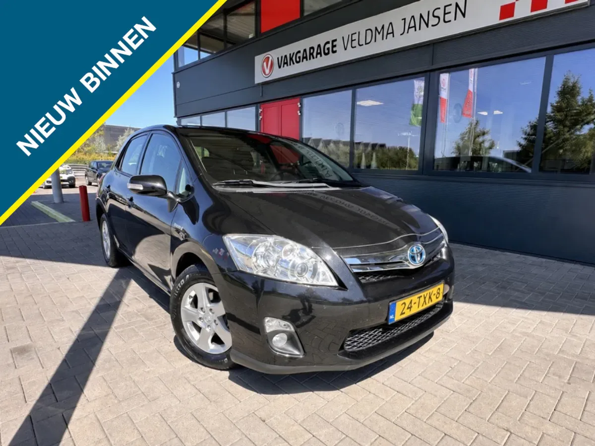 Toyota Auris (2012) — foto 1