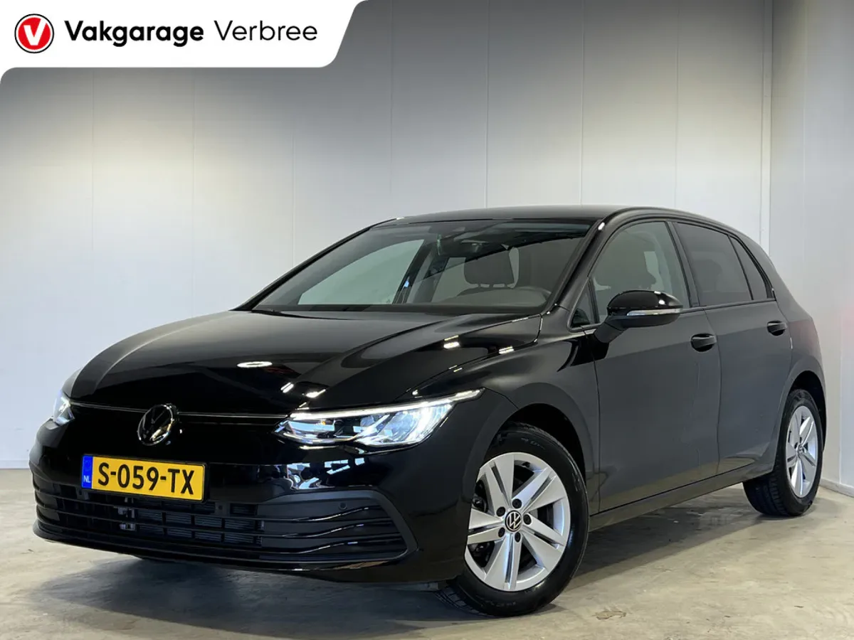 Volkswagen Golf (2023) — foto 1