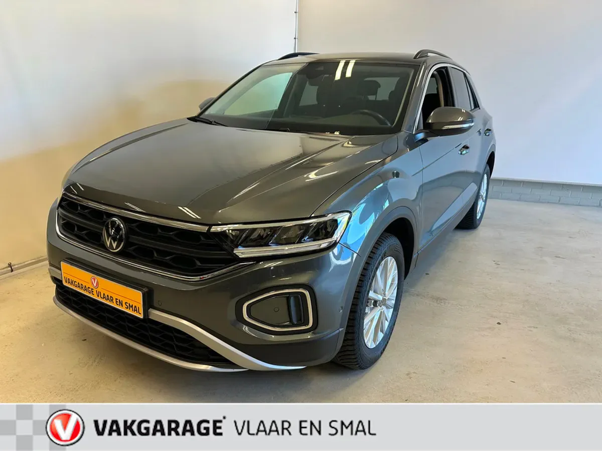 Volkswagen T-Roc (2023) — foto 1