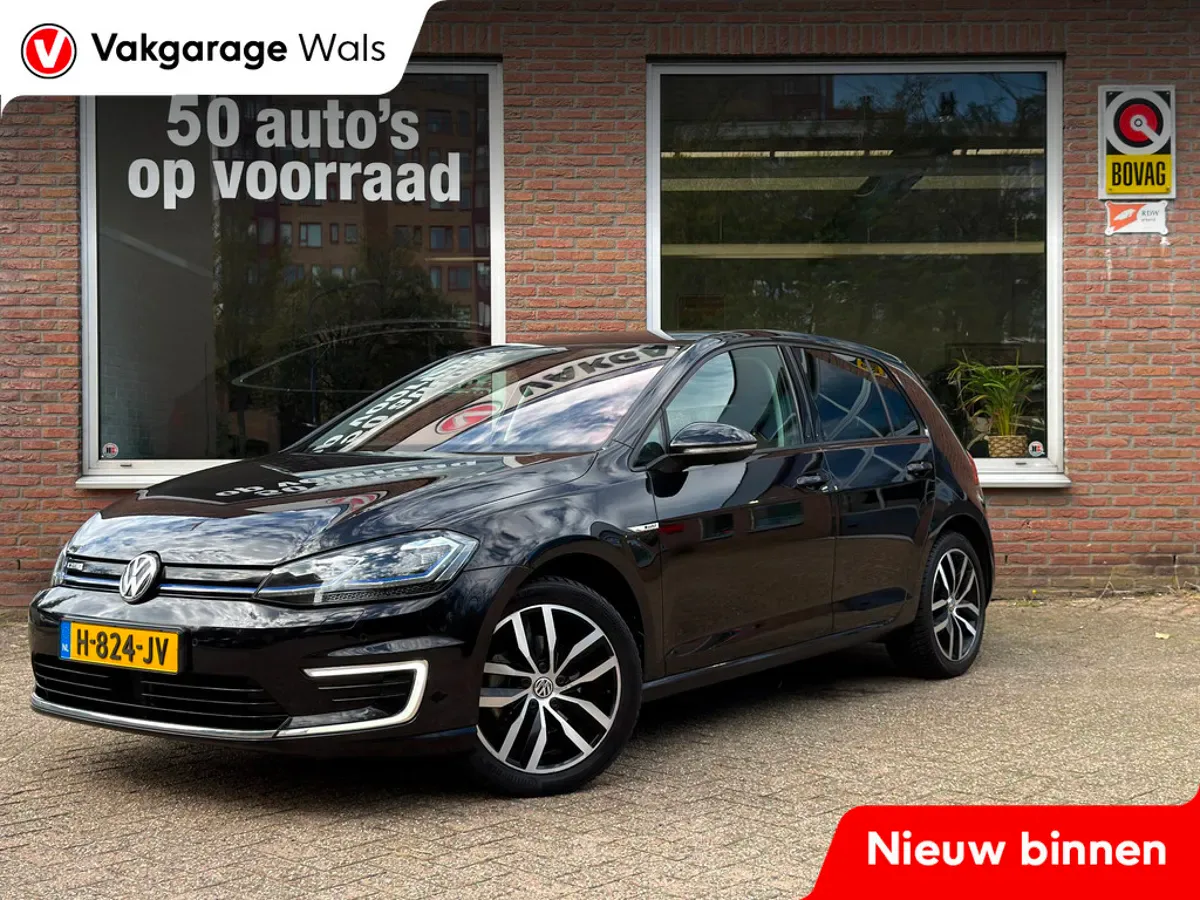 Volkswagen E-Golf (2020) — foto 1