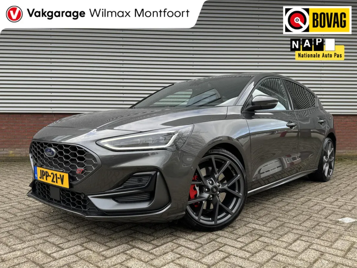 Ford Focus (2022) — foto 1