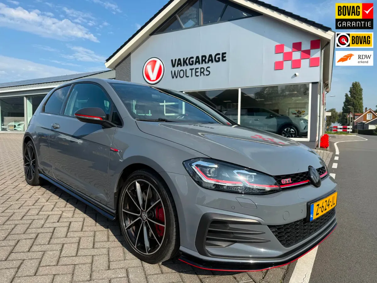 Volkswagen Golf (2019) — foto 1