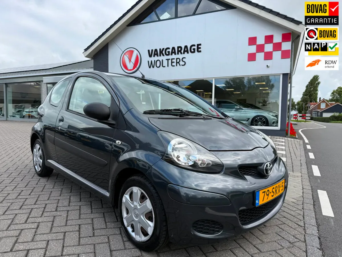 Toyota Aygo (2011) — foto 1