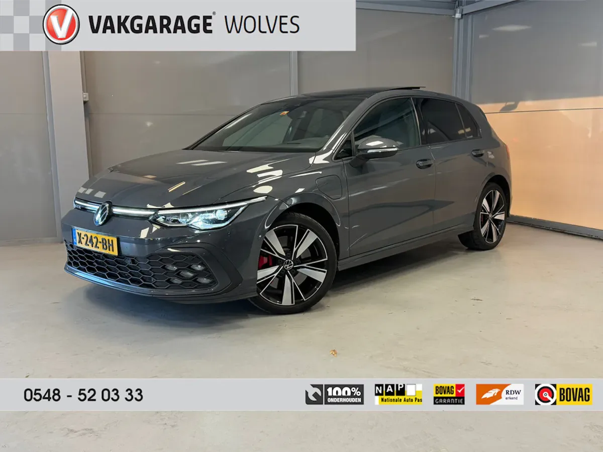 Volkswagen Golf (2023) — foto 1