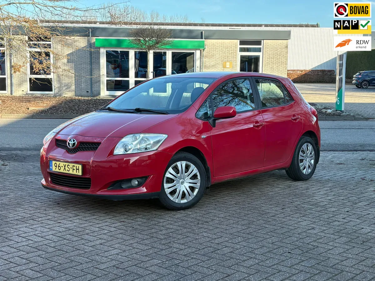 Toyota Auris (2007) — foto 1