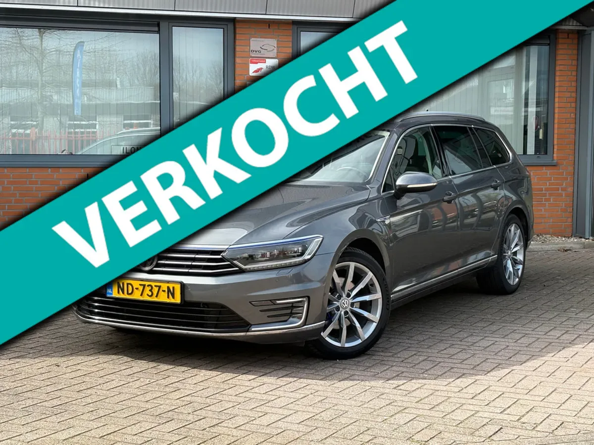 Volkswagen Passat (2016) — foto 1