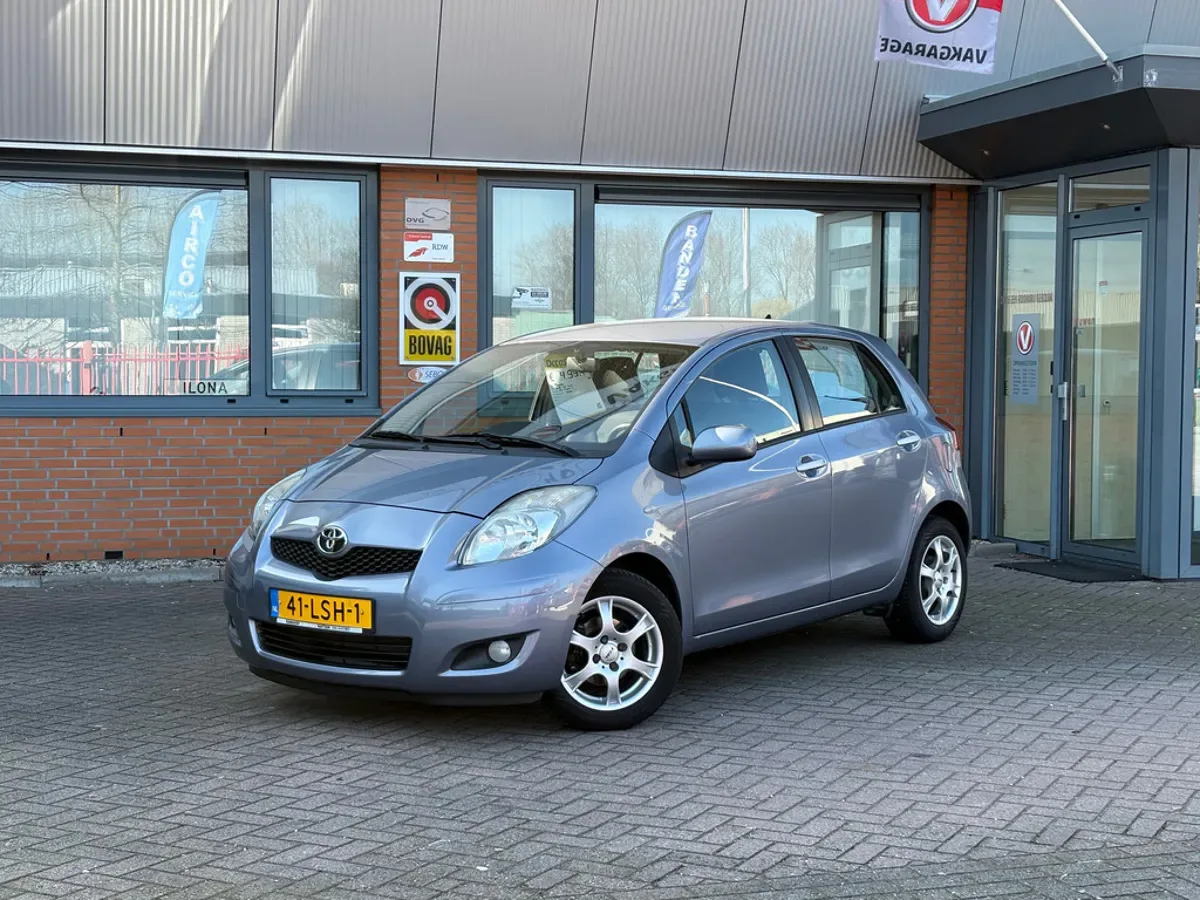 Toyota Yaris (2010) — foto 1