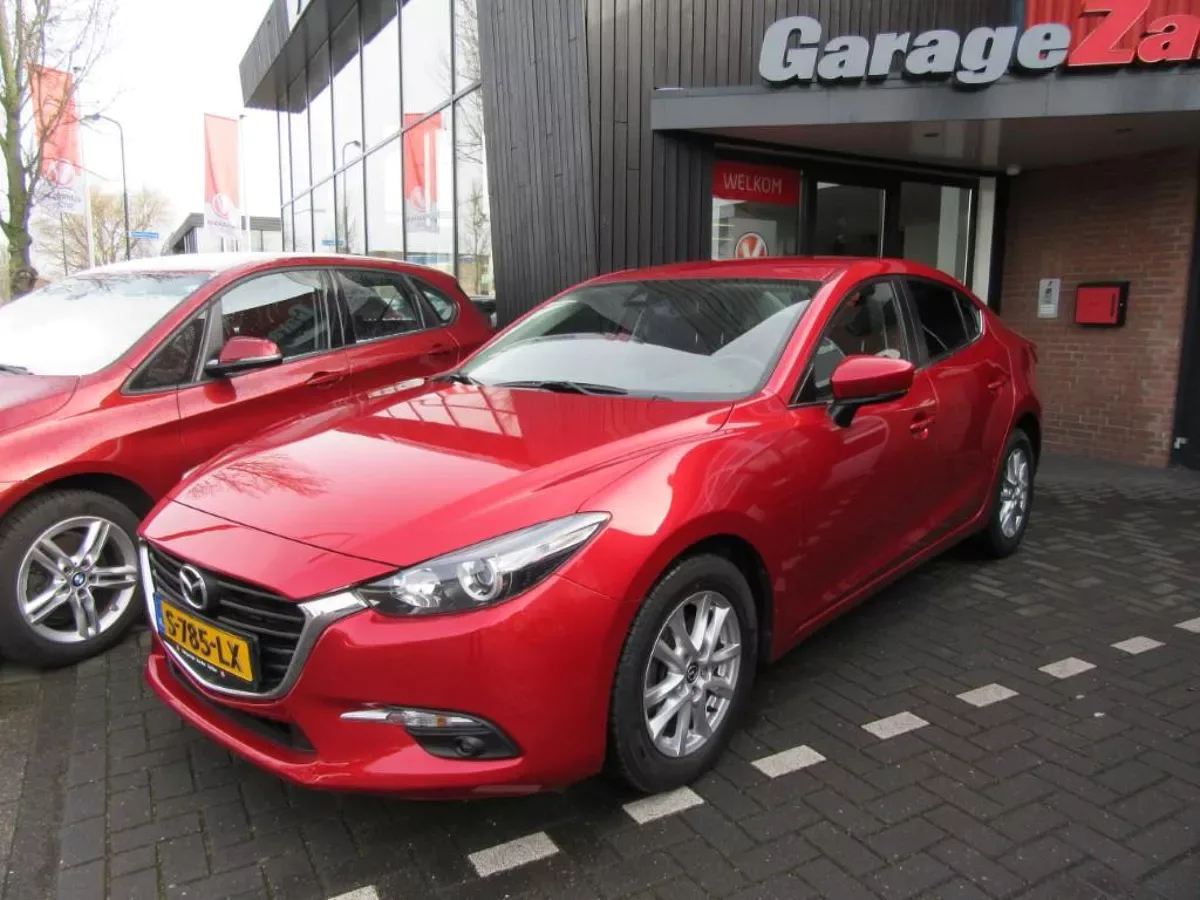 Mazda 3 (2017) — foto 1