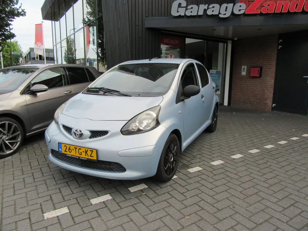 Toyota Aygo (2006) — foto 1