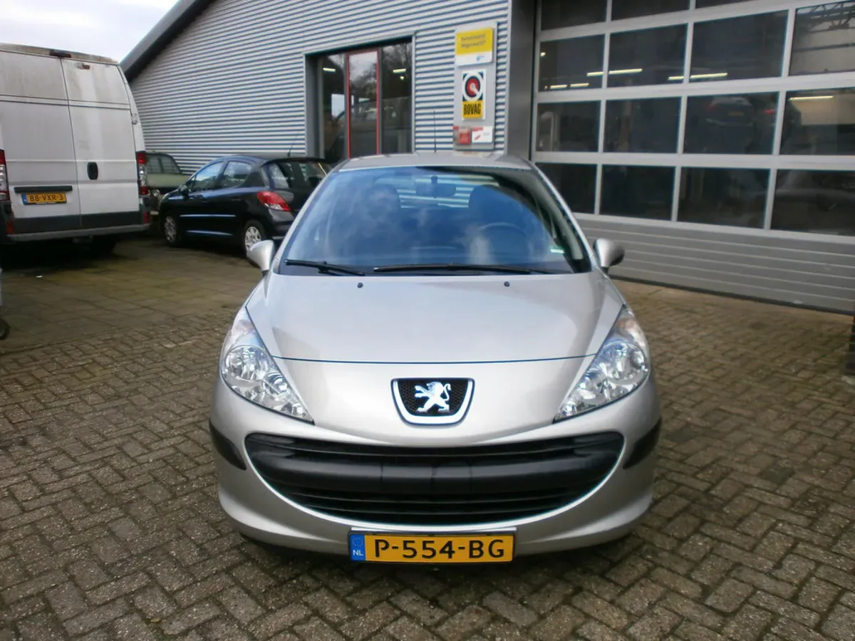 Peugeot 207 (2008) — foto 1
