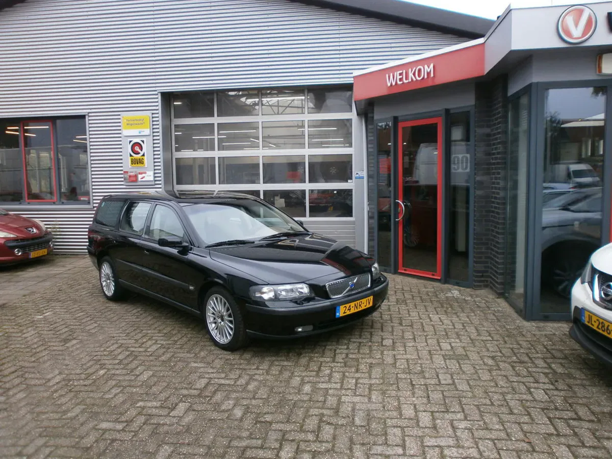 Volvo V70 (2004) — foto 1