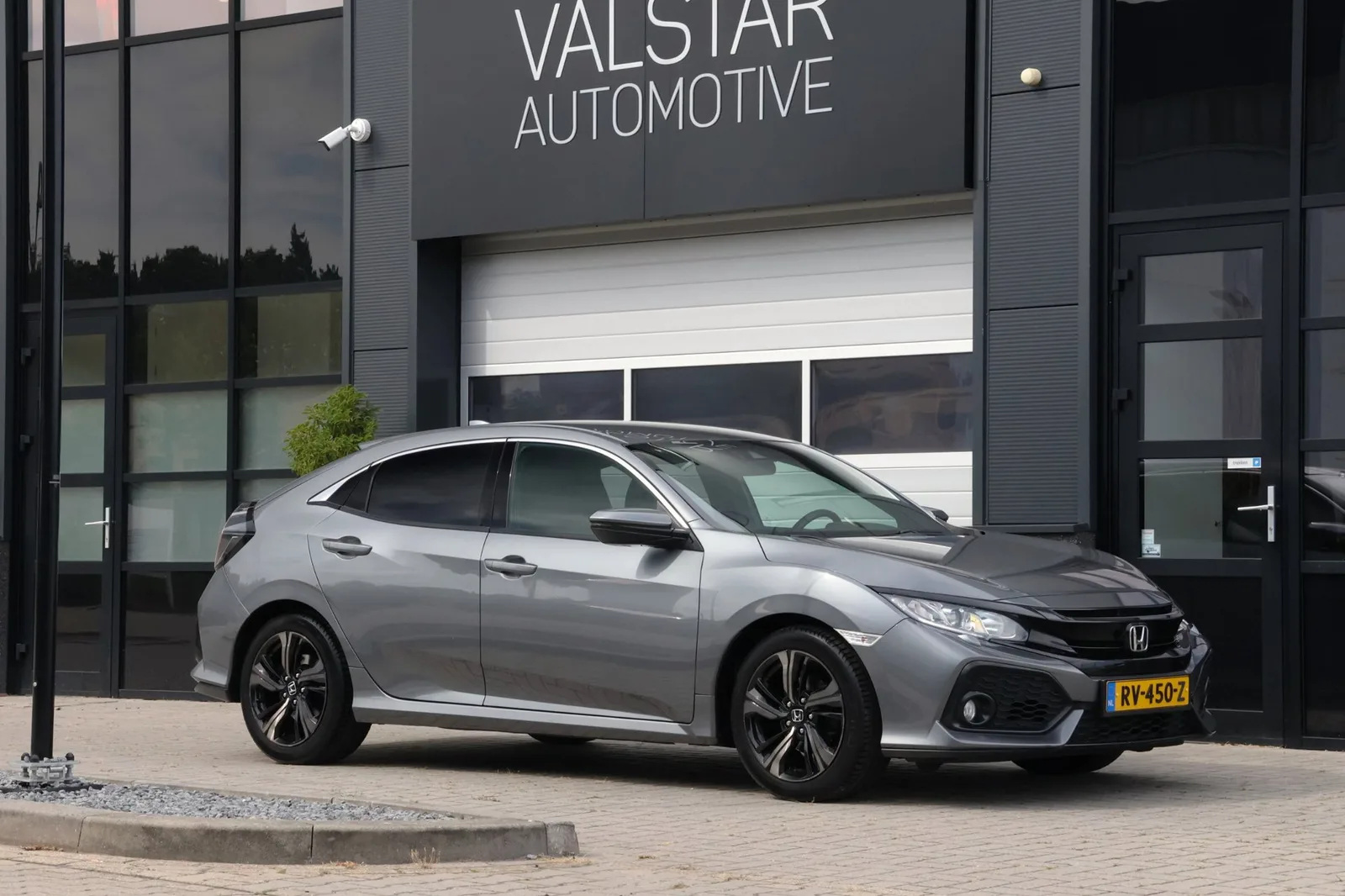 Honda Civic (2018) — foto 1