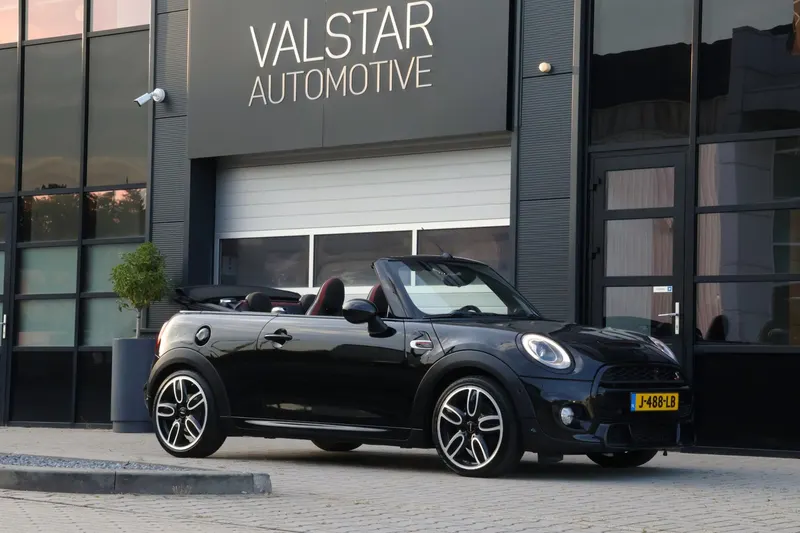 MINI Cabrio (2017)