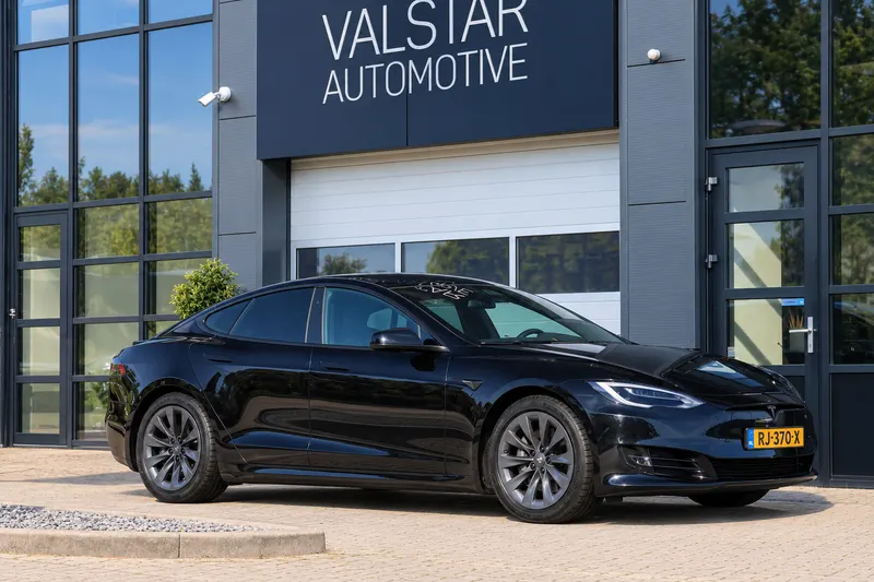 Tesla Model S (2017)