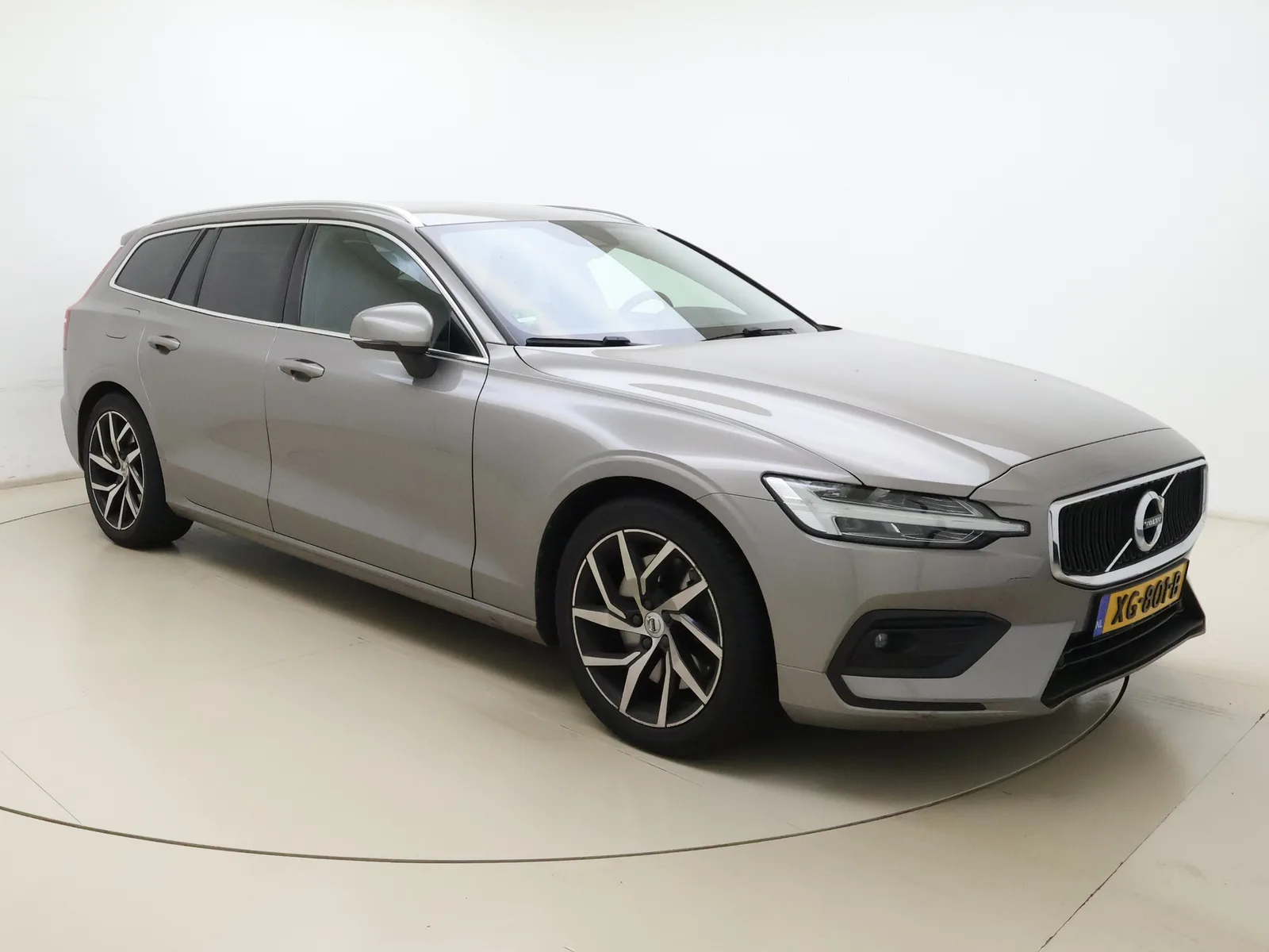 Volvo V60 (2019) — foto 1