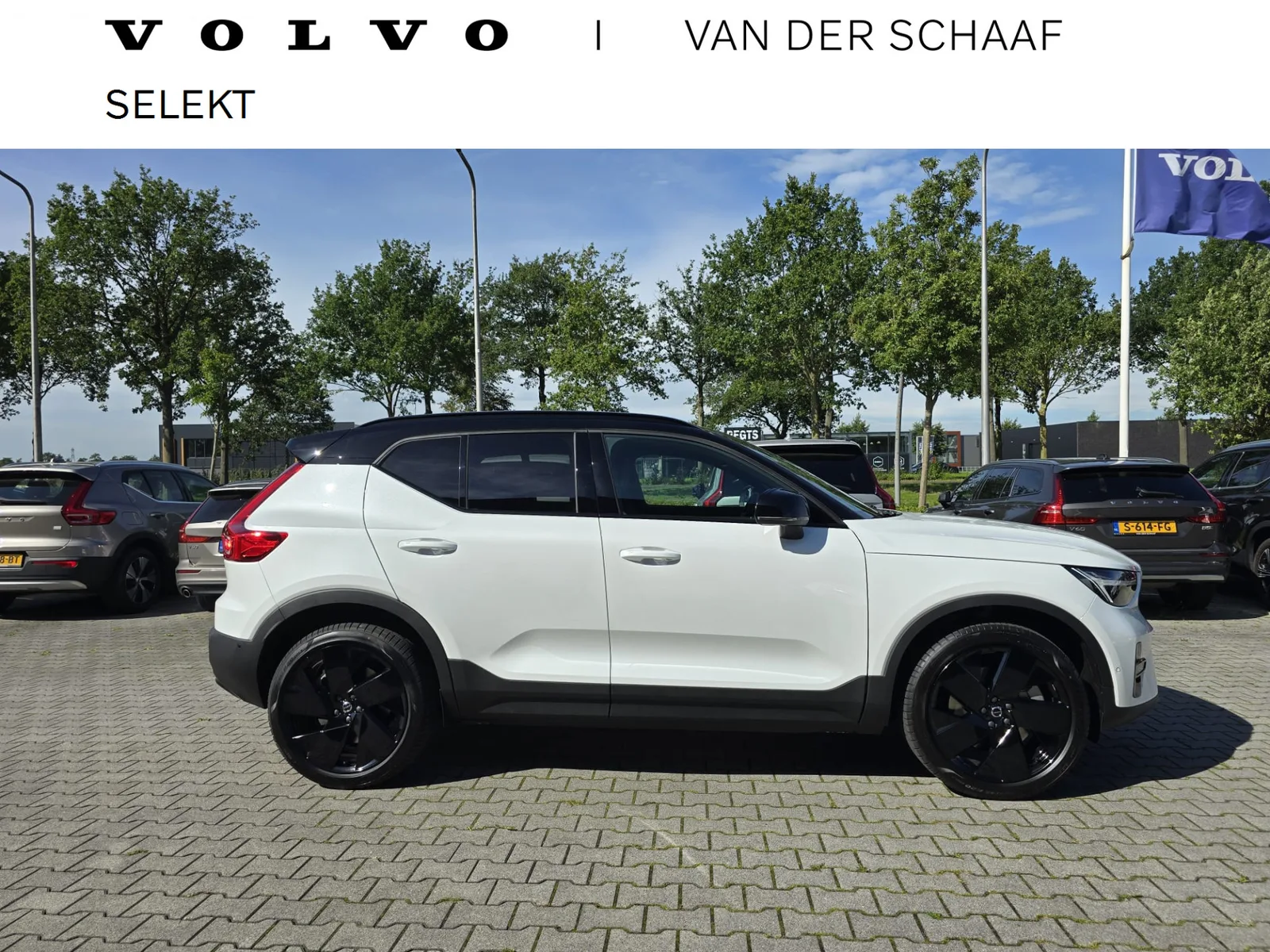 Volvo EX40 (2026) — foto 1