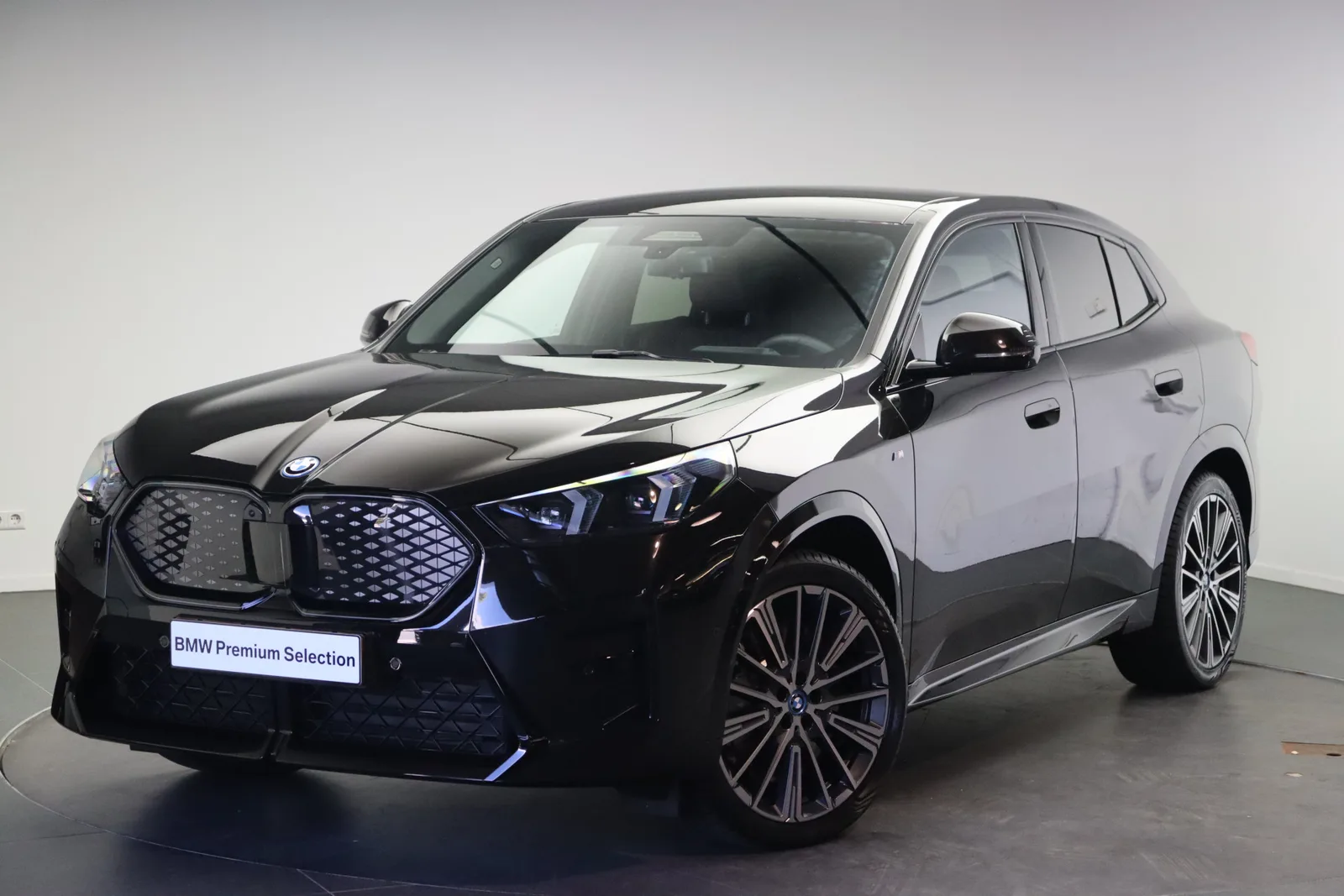 BMW iX2 (2025) — foto 1