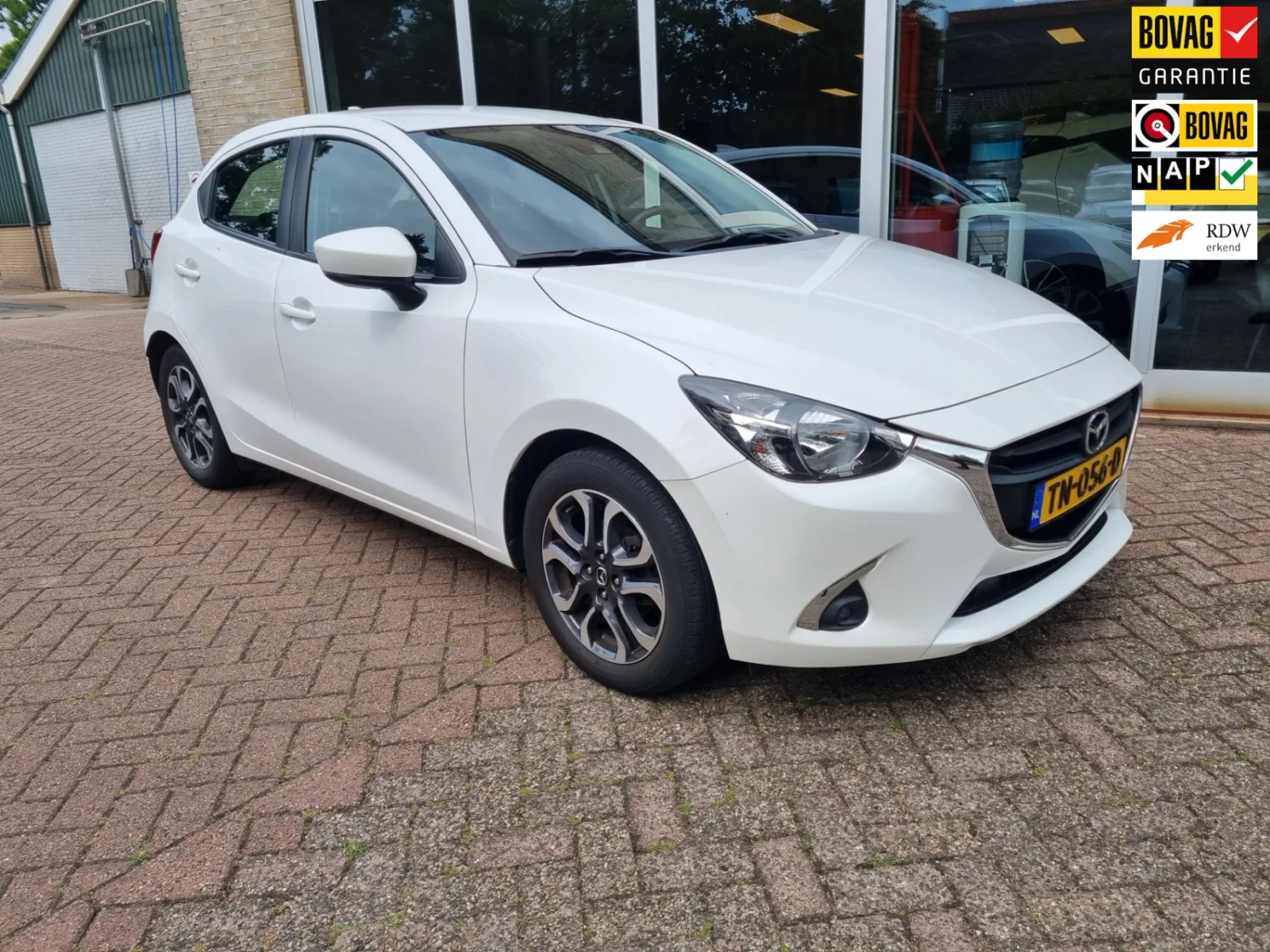 Mazda 2 (2018) — foto 1
