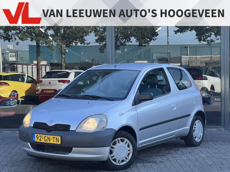 Toyota Yaris (2001) — foto 1