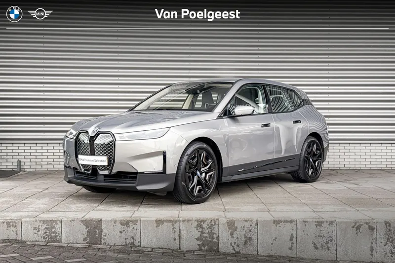 BMW iX (2023)