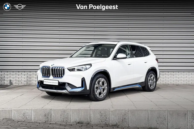 BMW iX1 (2023)