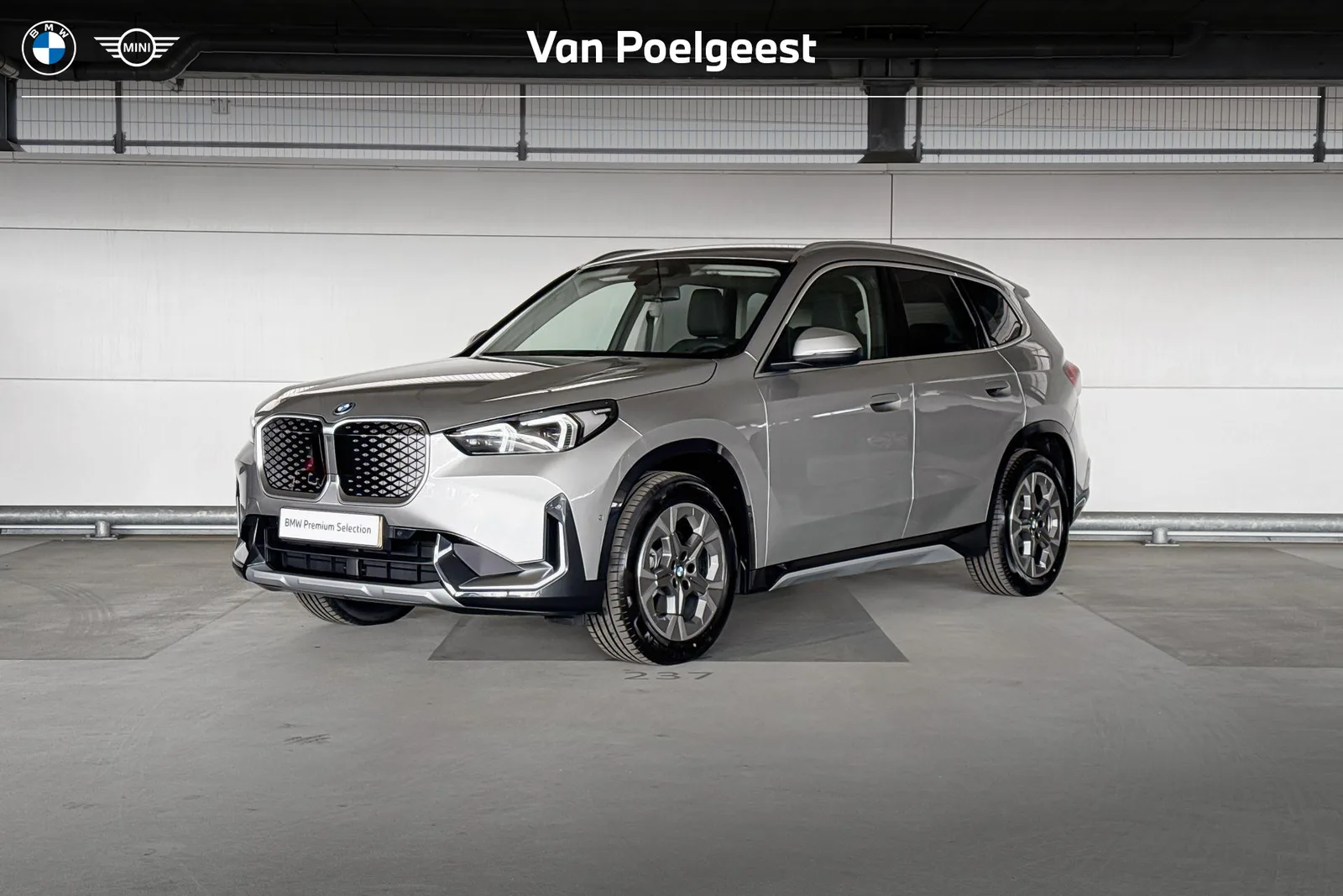 BMW iX1 (2026) — foto 1