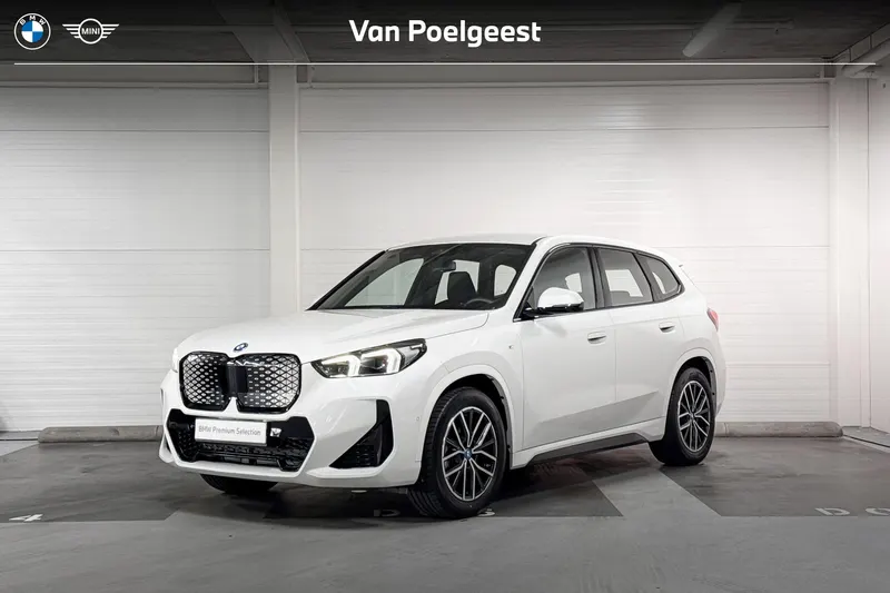 BMW iX1 (2024)