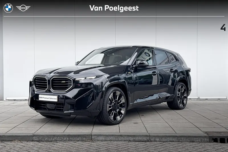 BMW XM (2024)