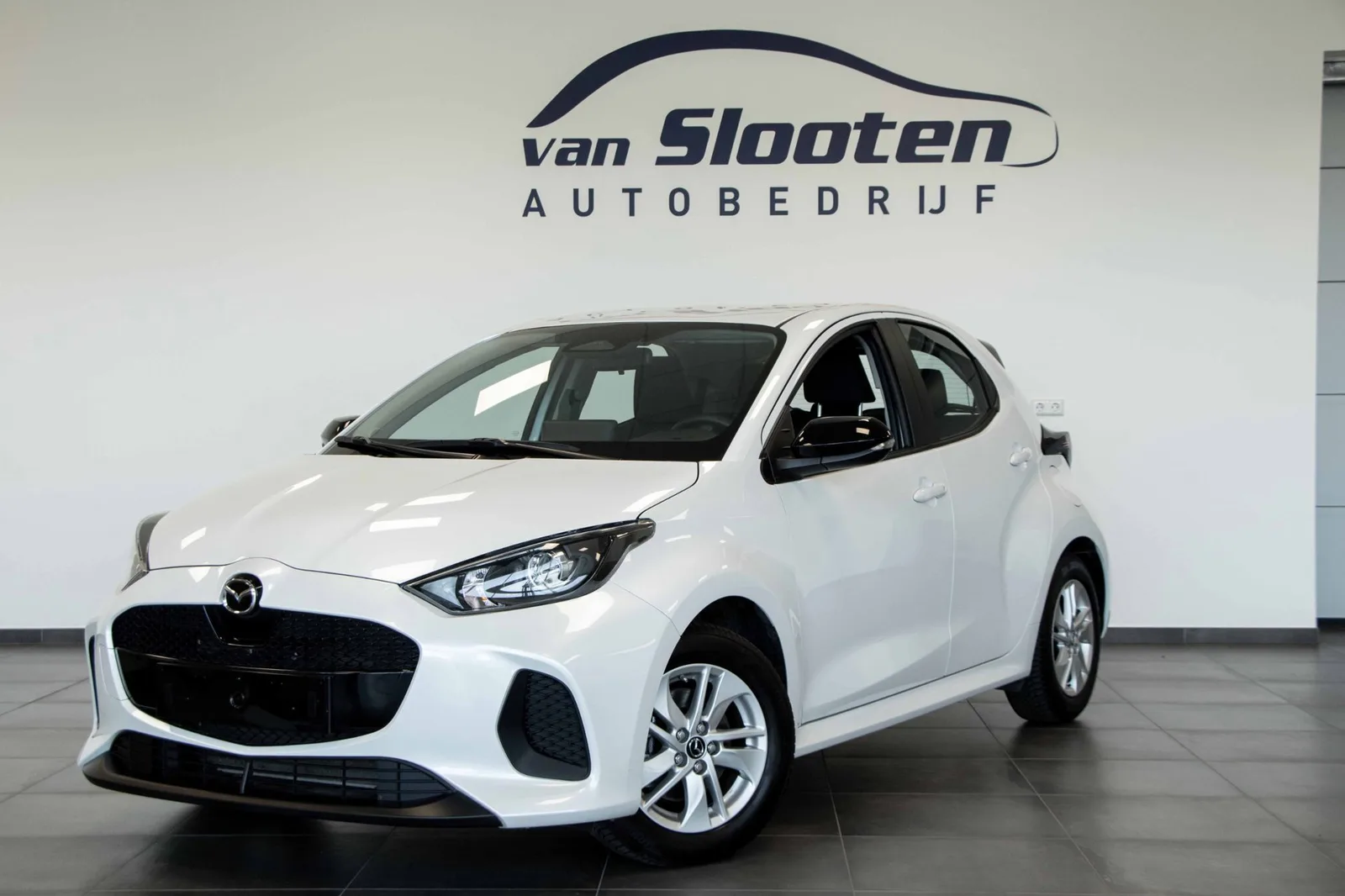 Mazda 2 (2025) — foto 1