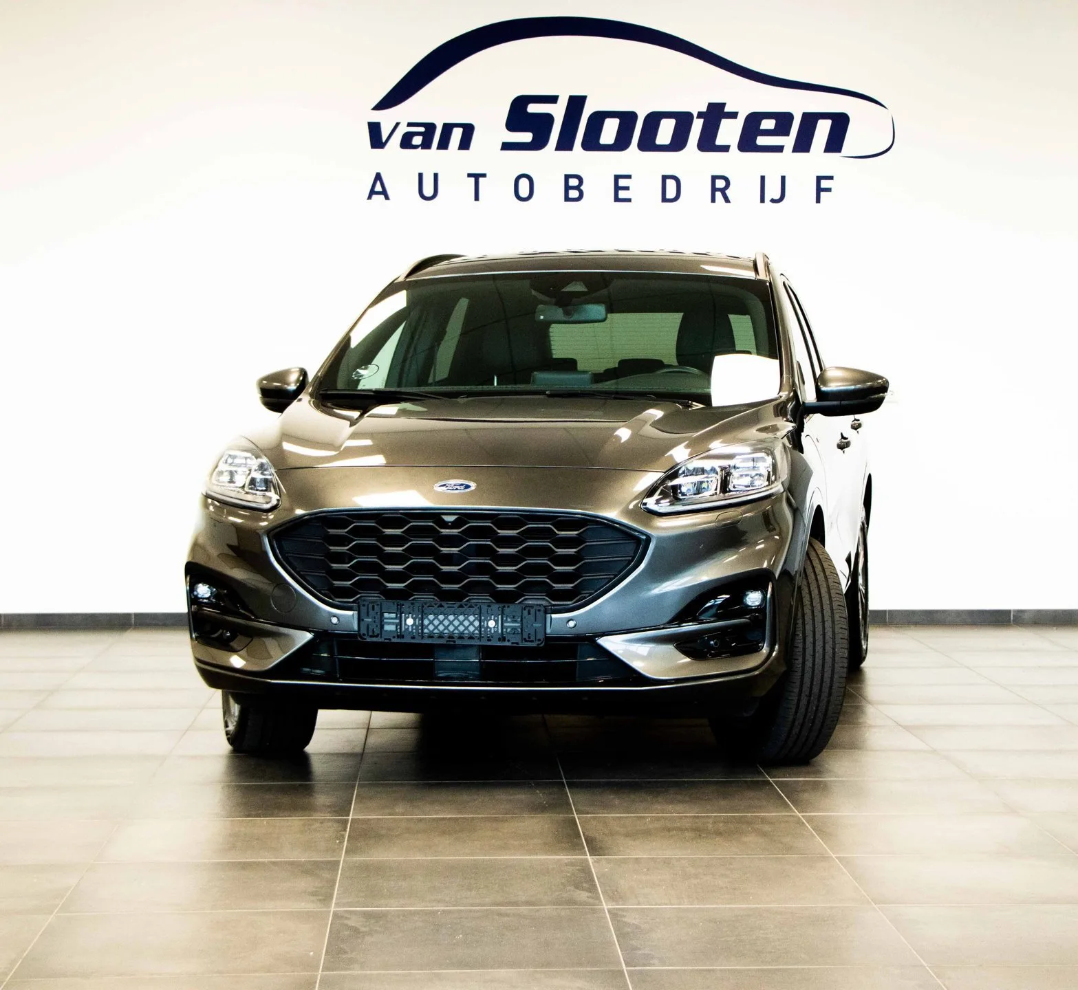 Ford Kuga (2023) — foto 1