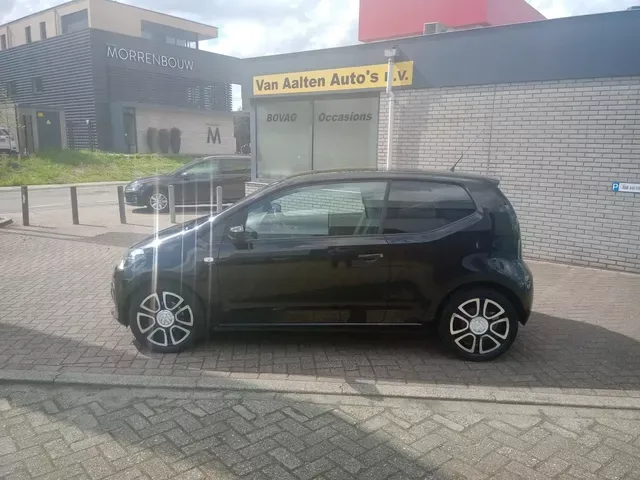 Volkswagen Up! (2012) — foto 1
