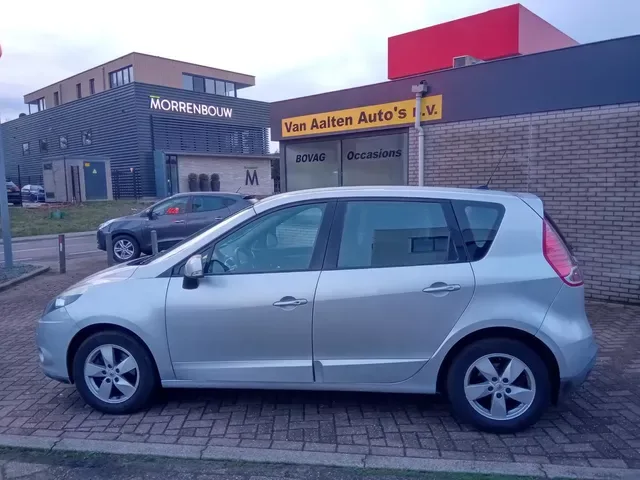 Renault Scénic (2010) — foto 1