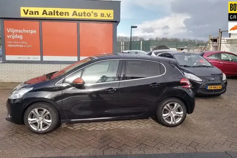 Peugeot 208 (2014)