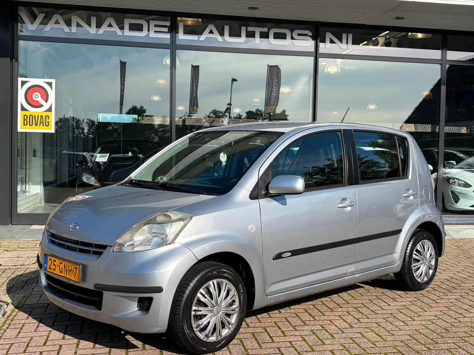 Daihatsu Sirion (2008) — foto 1