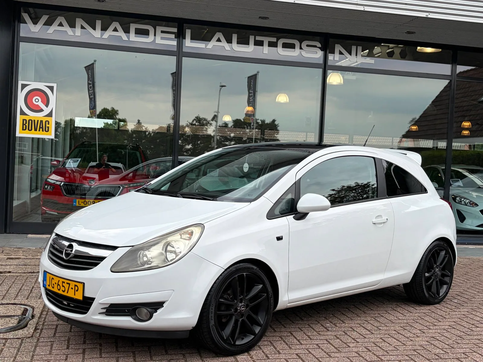 Opel Corsa (2010) — foto 1