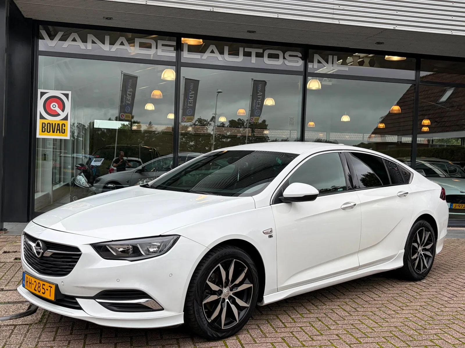 Opel Insignia (2017) — foto 1