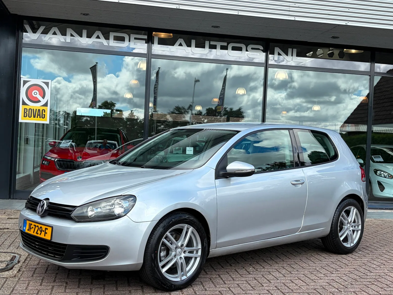 Volkswagen Golf (2010) — foto 1