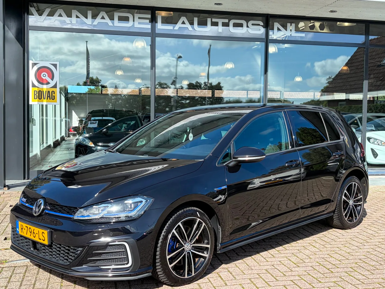Volkswagen Golf (2017) — foto 1