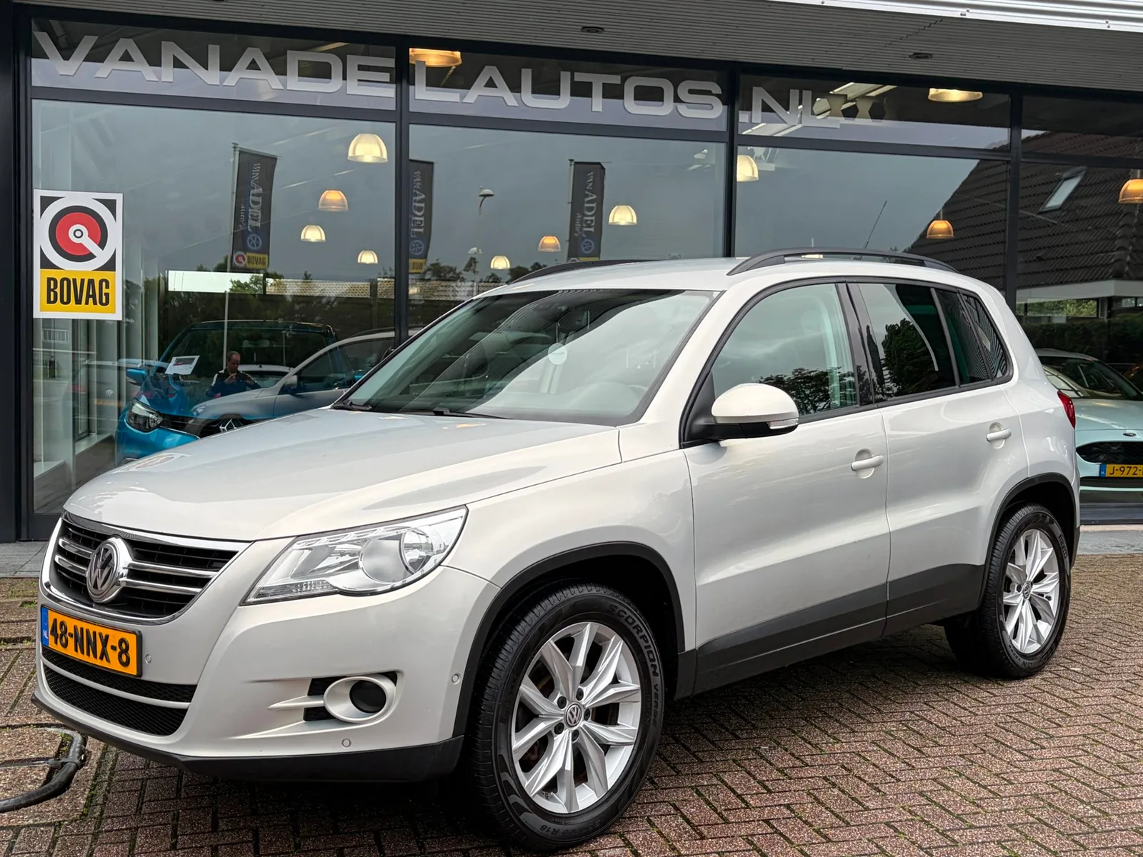 Volkswagen Tiguan (2010) — foto 1