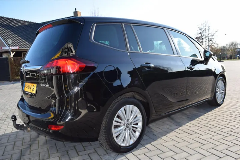 Opel Zafira (2017)