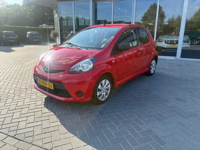 Toyota Aygo (2014) — foto 1