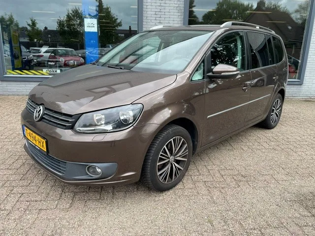 Volkswagen Touran (2011) — foto 1
