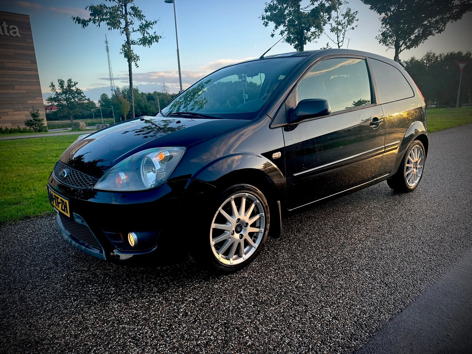 Ford Fiesta (2006) — foto 1