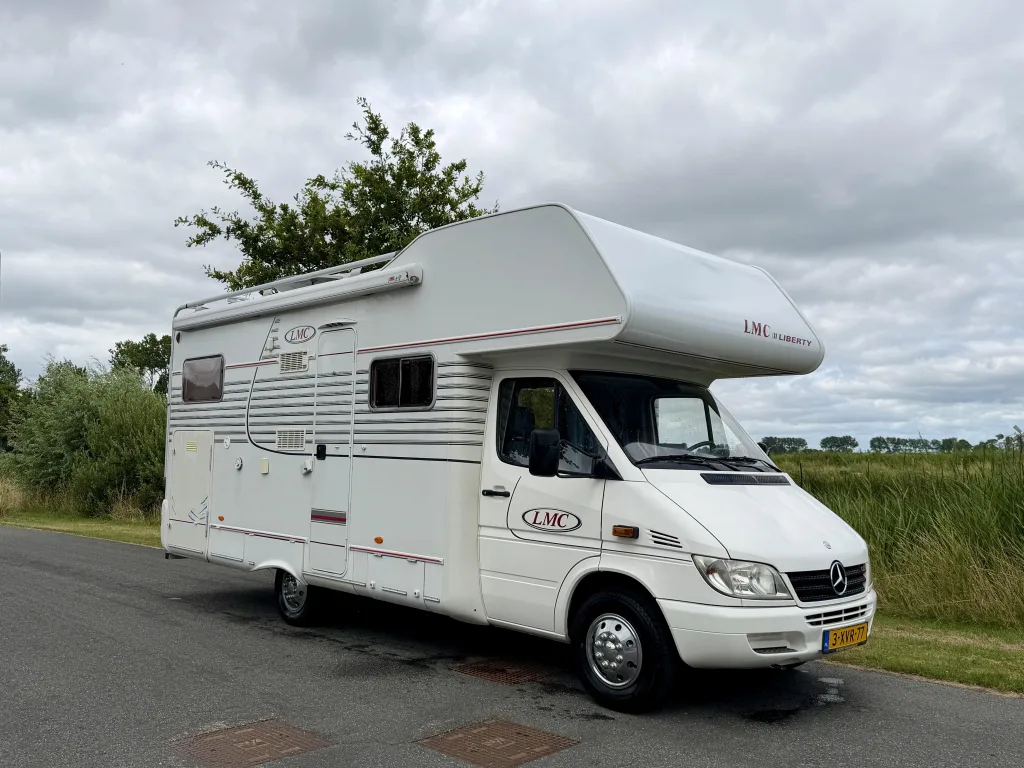 LMC Liberty (2000) — foto 1