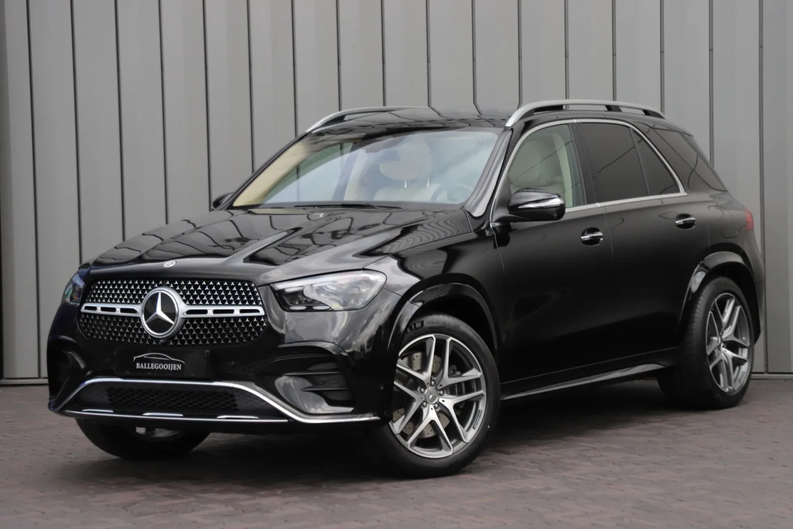 Mercedes-Benz GLE (2025) — foto 1