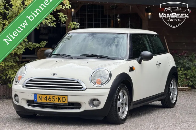 MINI One (2009)