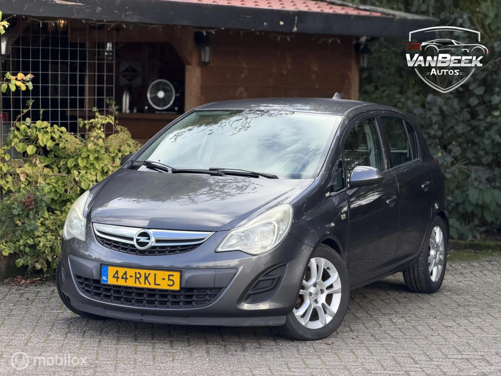 Opel Corsa (2011) — foto 1